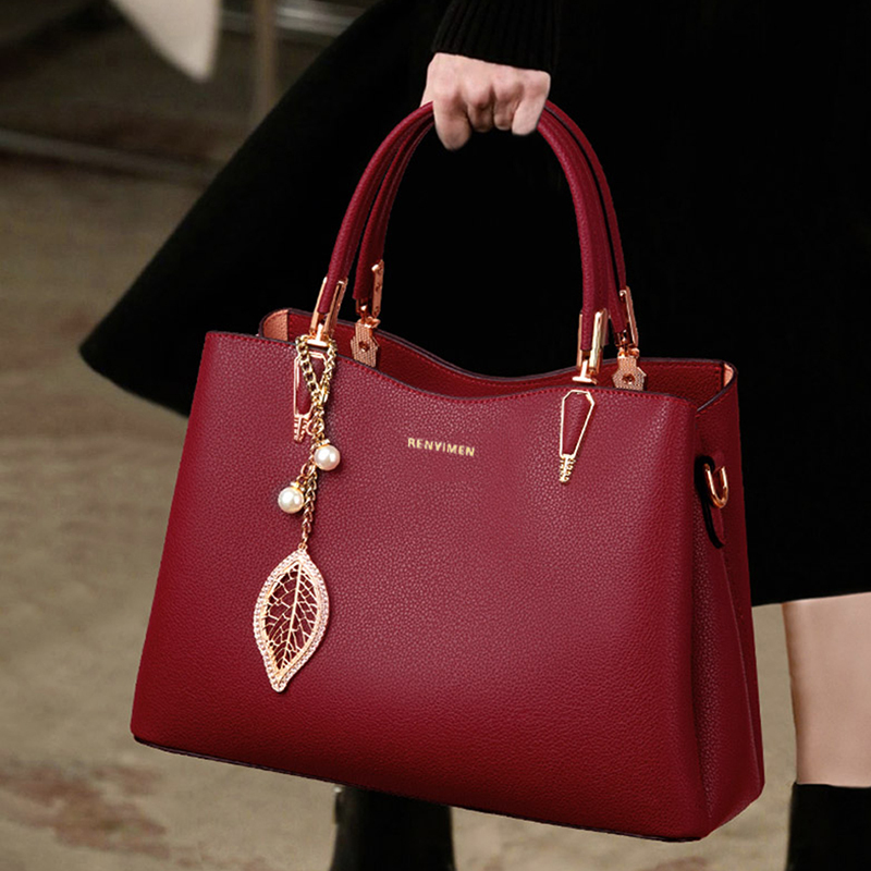 High-End Genuine Leather Women's Handbag, High-End and Stylish, Large-Capacity Cross-Body Bag, Fashionable Red Wedding Bag for Middle-Aged Mothers