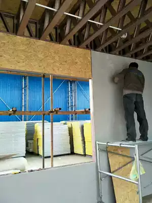 Building millennium OSB board European pine board price 18mm thick 69 yuan Light steel villa special pine floor top plate wall plate