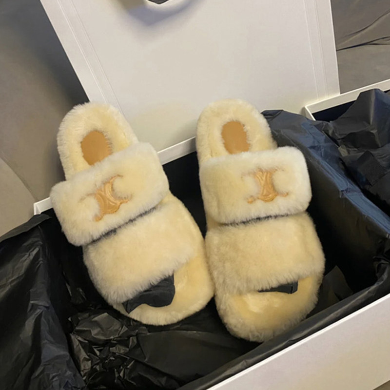 OMG is too beautiful, huge and cute, fashionable and warm feet