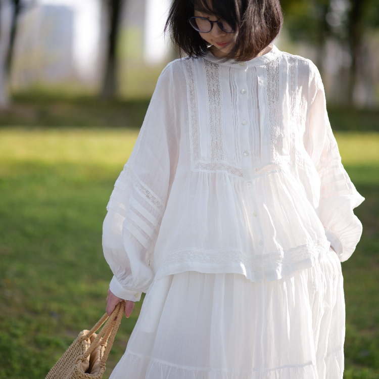 Weiyang Forest LAOSHU French Retro Ramie Lace Splicing High-Waisted Shirt, Beautiful, Romantic, Lightweight Long-Sleeved Shirt
