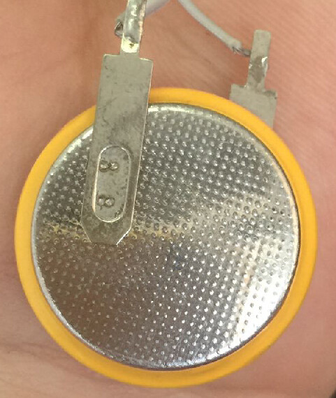 CR2450 battery 2450 battery 3V battery horizontal with welding foot button Battery Door Fasting battery