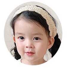 呀呀KIDS的LOGO