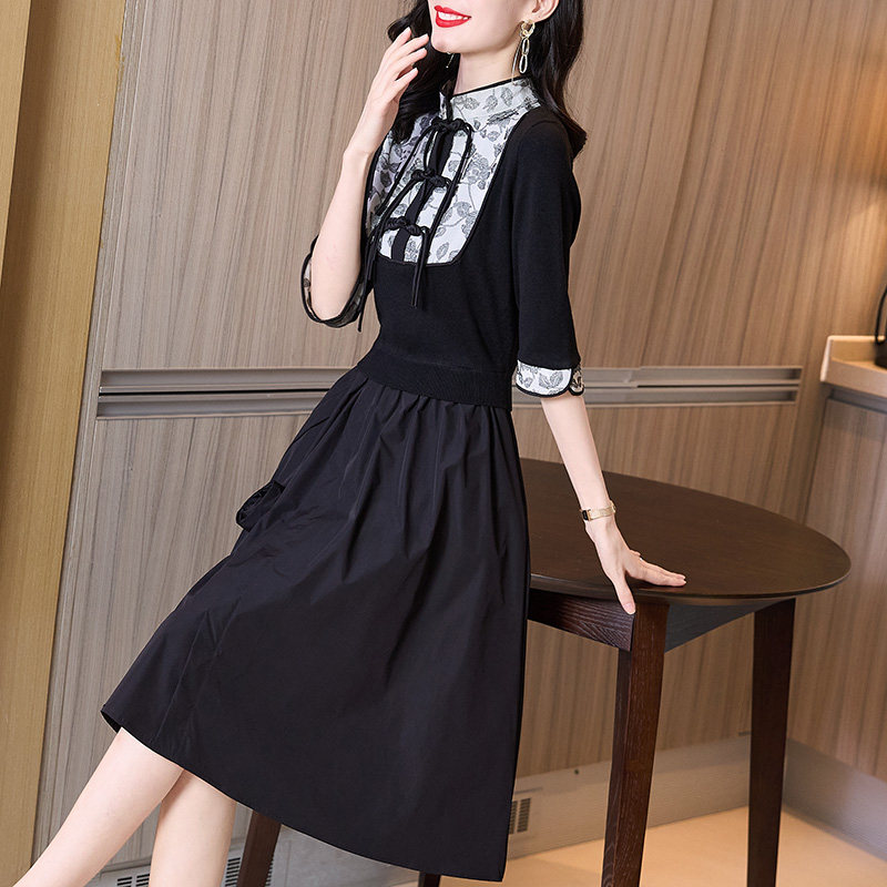 Autumn Women's 2022 New Temperament Celebrity New Chinese Vintage Disc Button Floral Patchwork Knitted Legging Dress