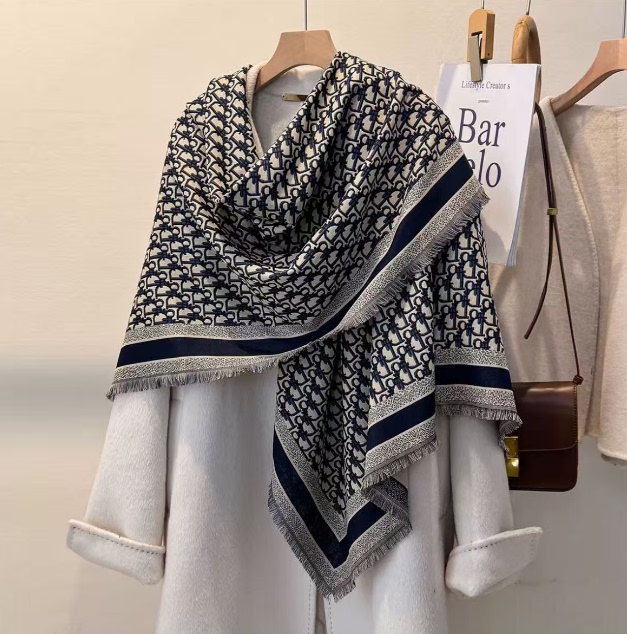 Classic Letter 130*130cm Velvet Scarf Classic Letter 130*130cm Velvet Scarf