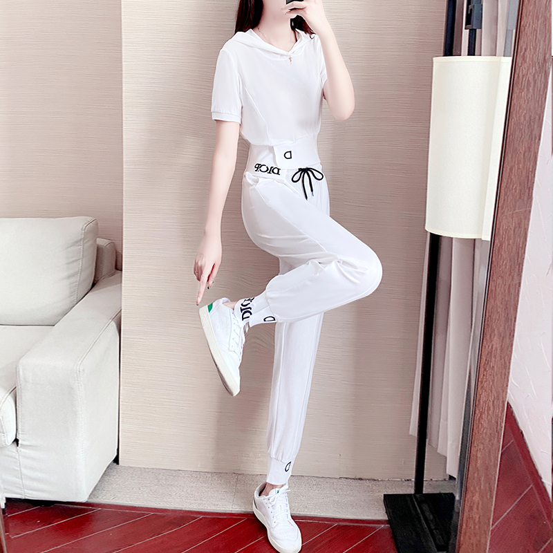 White sports suit women's summer thin section 2022 new fashion age-reducing casual clothes net red fried street two-piece suit