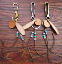 Customized leather rope string turquoise key chain financial cloth adhesive hook U hook pants chain pendant tassel raising cattle to send boyfriend