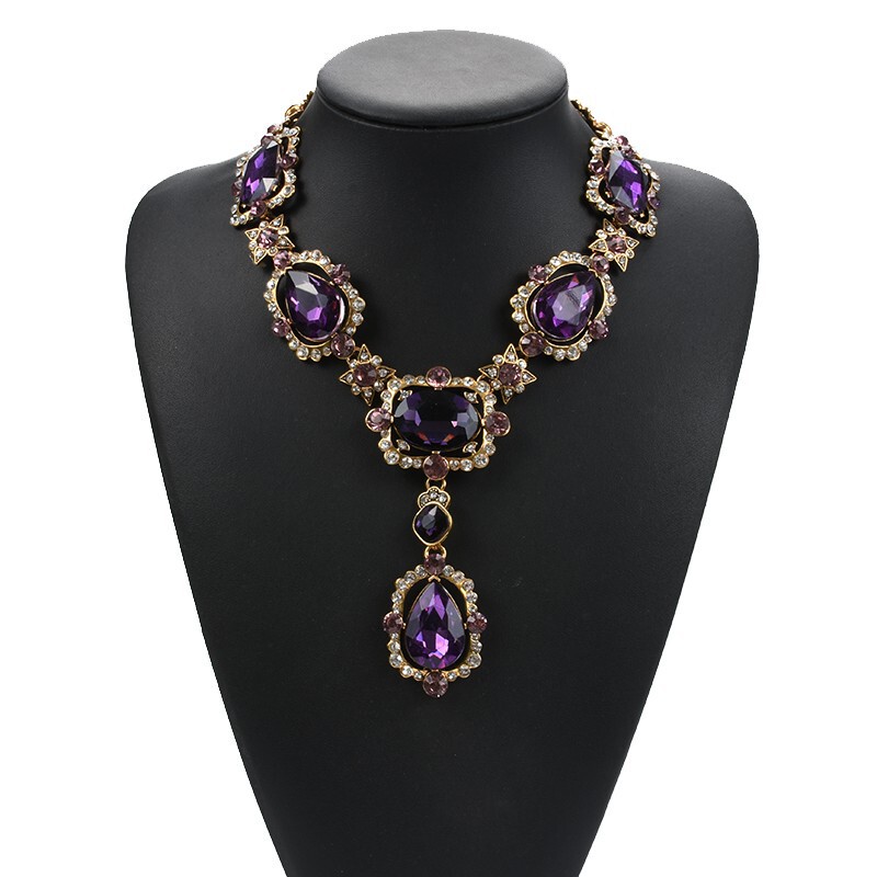 Exaggerated Large Gemstone Clavicle Necklace for Women, Palace-Style Vintage Light Luxury Crystal Pendant, Dress Banquet Accessory
