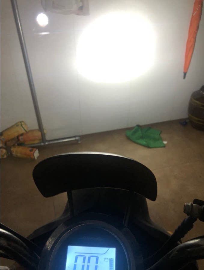 Motorcycle Electric Scooter Modified Headlight Led Bulb Super Bright Light Two-Claw Dual-Claw Three-Claw H4 Headlight