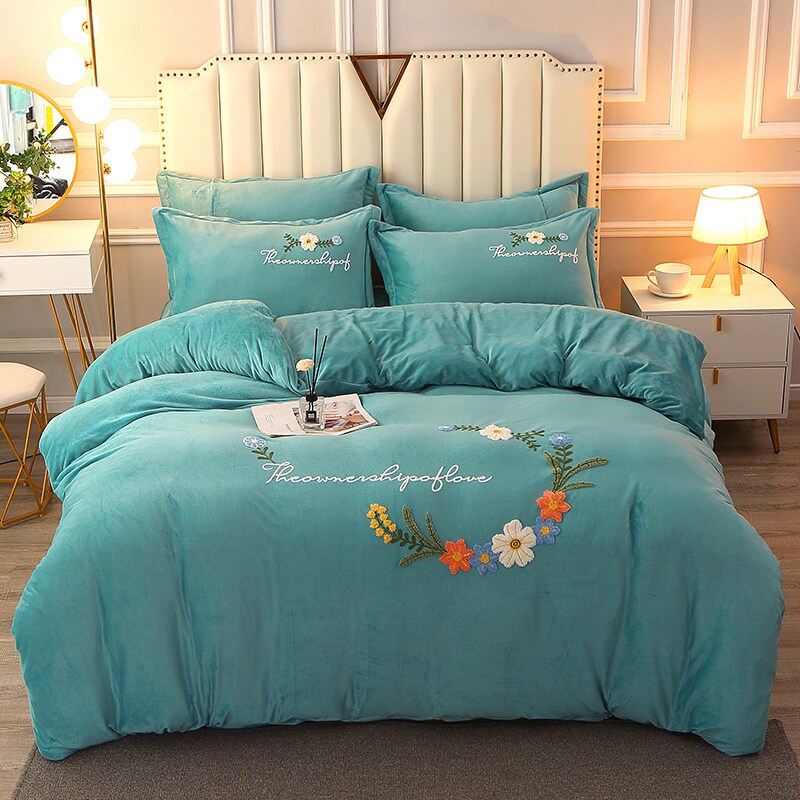 New products warm crystal velvet towel embroidery four pieces of precious flannel coral velvet double-sided plug suite