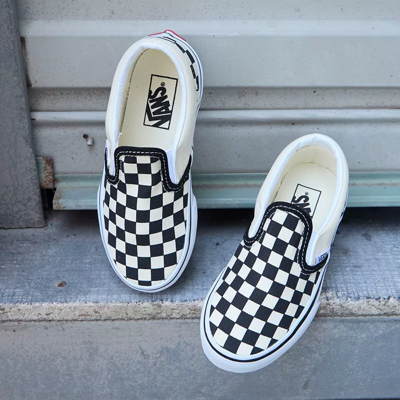 Vans, universal chess, family style