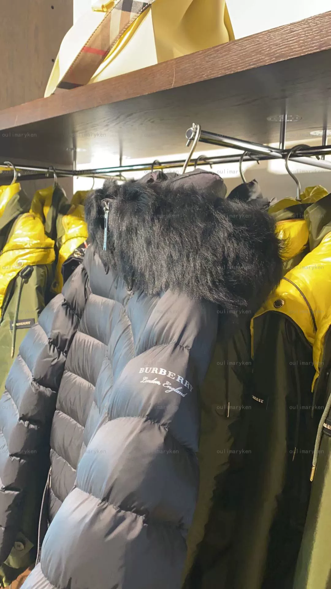 Burberry, шерстяной костюм с капюшоном, черная пуховик, Италия, до середины