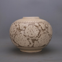 Song Dynasty Cizhou kiln white glaze dark carved large white jar with flowers and branches antique unearthed porcelain second-hand antique decorative ornaments