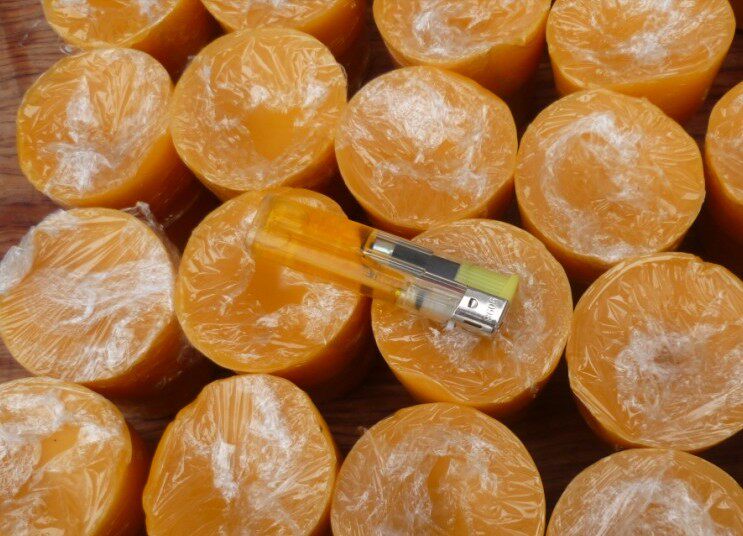 Pure natural yellow beeswax DIY edible grade honey wax DIY moisturizing lip seal wine bottle wax dyed red wood furniture polished