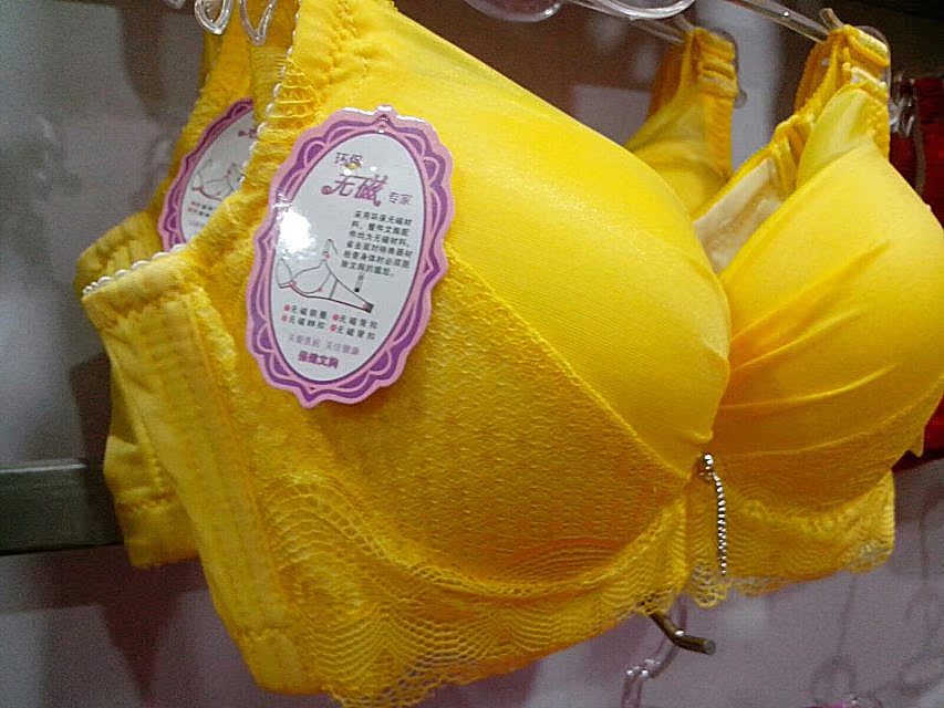 Màu vàng tập hợp áo ngực có thể điều chỉnh áo ngực B cup nụ dây lưới năm năm ngực nhỏ không từ tính đám cưới vành lợn năm - Strapless Bras ao lot
