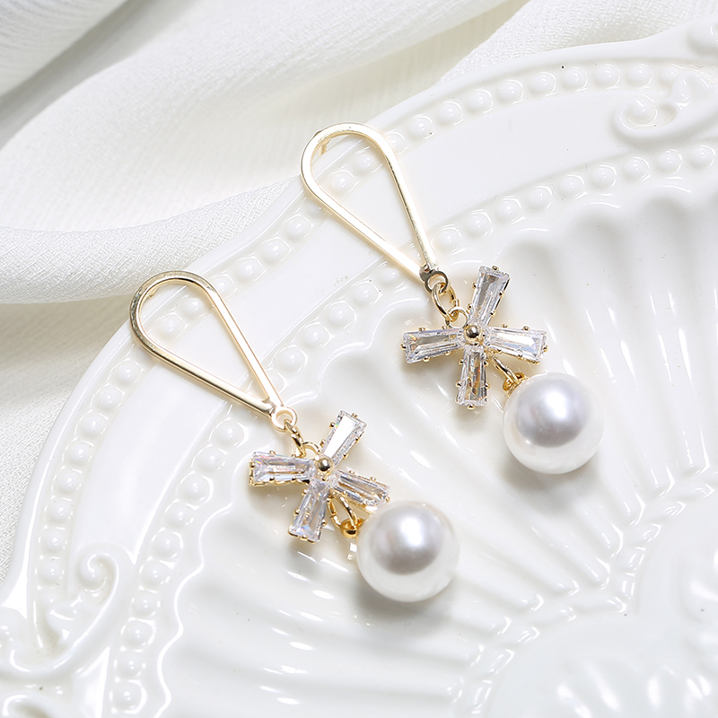 Pearl flower maiden heart earrings female tide zirconia alloy opal earrings decorated with female long version simple long version earrings