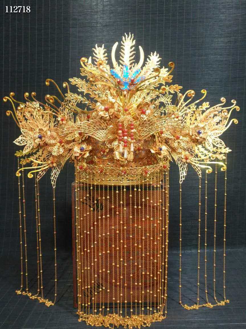 Treasured gold ware hollowed-out (wind crown) floral silk studded with ruby one top swing piece fine and brilliant 103979