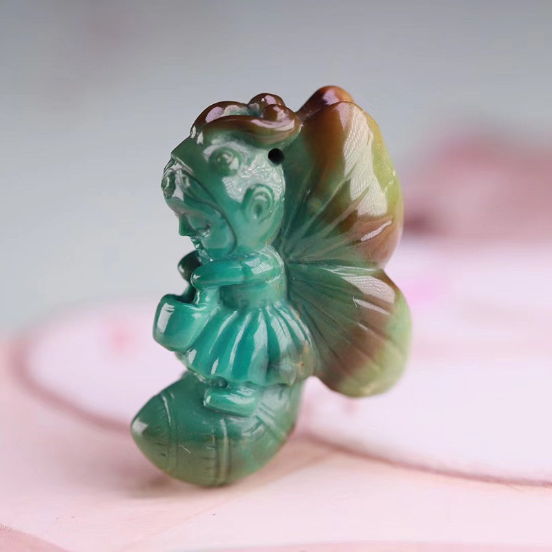 Luo Laosilk original design Hubei Shiyan original mine green pine stone engraving bee Xianzi necklace pendant Wenxian Play Accessories