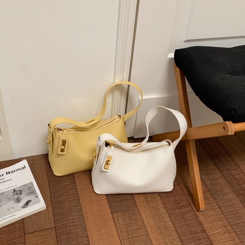 High-End Soft Leather Dumpling Bag for Women 2026 New Style Work Commute Handbag Light Luxury Niche Handbag Shoulder Bag High-End Soft Leather Dumpling Bag for Women 2026 New Style Work Commute Handbag Light Luxury Niche Handbag Shoulder Bag