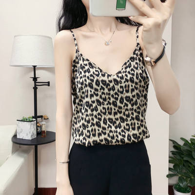 Plus-size halter top, summer sexy V-neck leopard print top, loose inner layer for plump girls, sleeveless base T-shirt for women