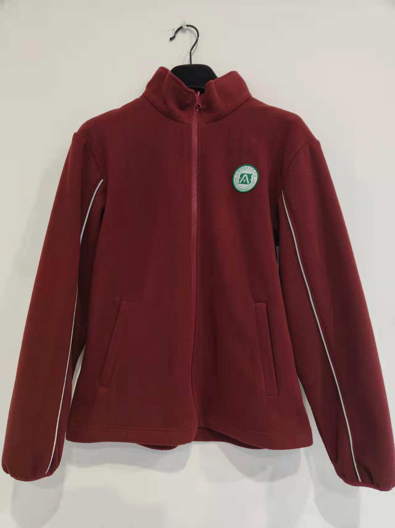 Yan'an Junior High School Charge Clothes in Shanghai