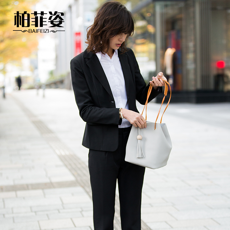 Tailleur femme - Ref 3243641 Image 3
