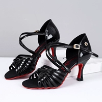 Черная ярко -кожаная подкова красная нижняя часть и 7,5 см. Профессиональная танцовщица