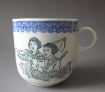 Cultural Revolution Porcelain Quotations: Xiaobei doesn’t like red clothes but loves armed weapons