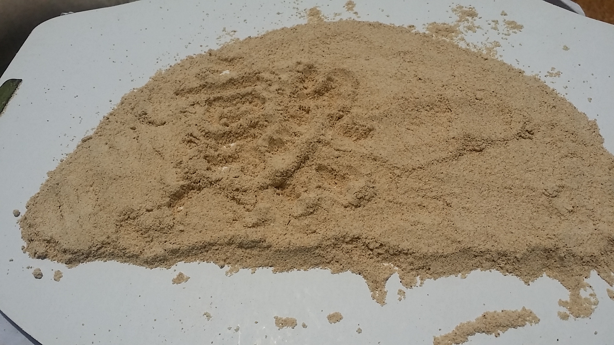 Cooked whole wheat flour Fried whole wheat flour with wheat bran Freshly fried fragrant whole wheat flour 250g