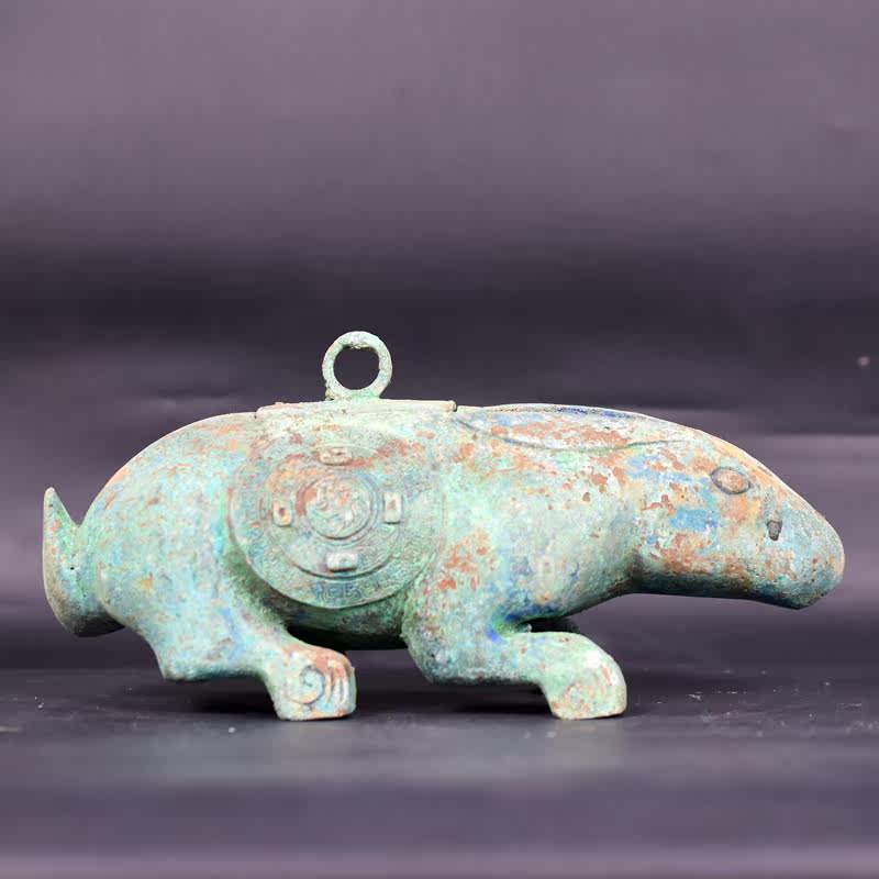 The Ruyi One of the Imitation Antique Bronze Ware Imitation Western Zhou Rabbit Revered Red Spot Green Embroidered Hong Kong Taiwan Classical Collection