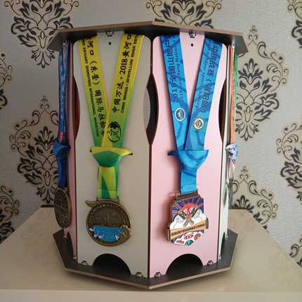 Rotating medal tower small waist combination chest medal rack marathon competition results show off-road competition triathlon