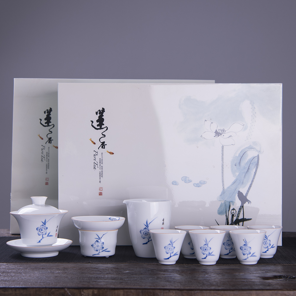 Jingdezhen ceramic tureen tea cups suit white porcelain blue and white porcelain tea set a small set of home sitting room of a complete set of kung fu