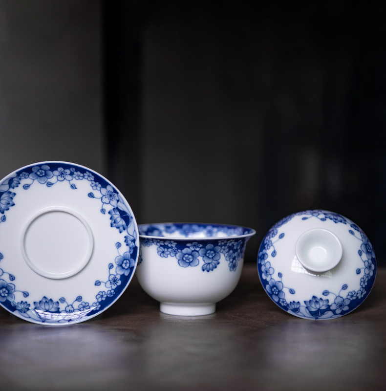 Twenty - four ware jingdezhen blue and white only three hand - made tureen single tea cup full checking ceramic kung fu tea set