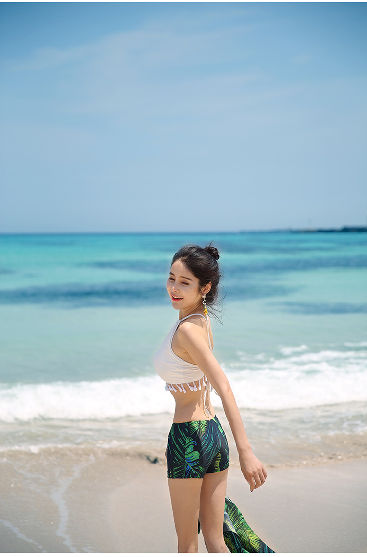Cặp đôi đồ bơi nữ váy kỳ nghỉ ngực nhỏ Hàn Quốc bên bờ biển bikini bikini ba mảnh nóng bỏng đồ đôi đi biển nam nữ