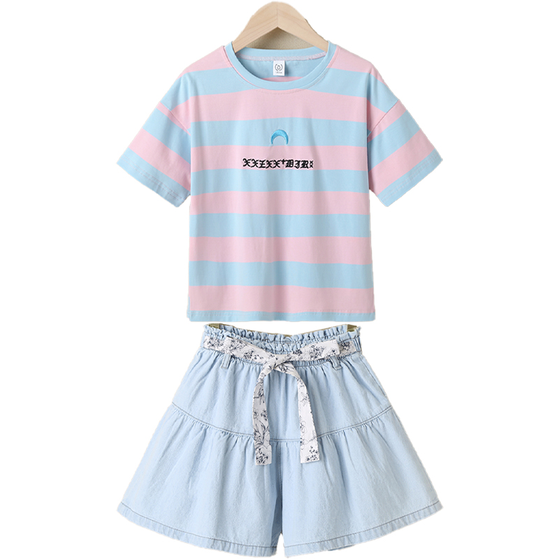 Cô gái Set Summer Outfits 2020 Mang New Style Summer thời trang trẻ em Net Red Stripe Cô gái mùa hè ngắn tay áo trẻ em.