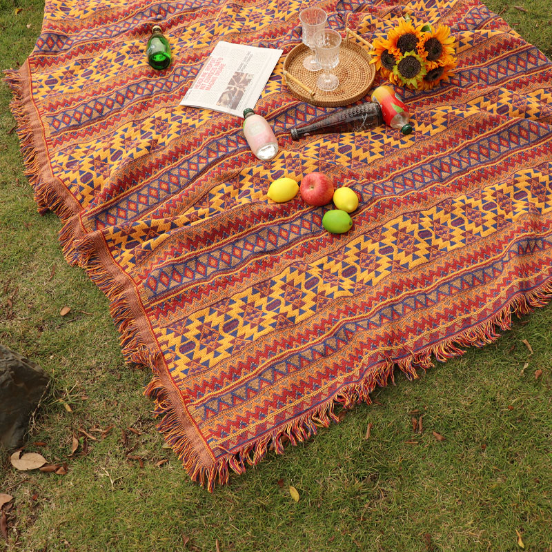 Bohemian vintage picnic blanket blanket European blanket Thickened picnic cloth Woven cotton and linen blanket Mat Floor mat