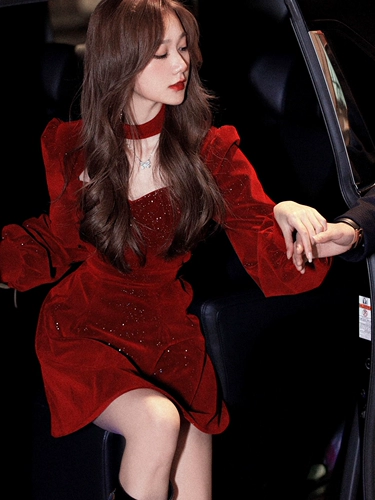 Элегантное элитное красное вечернее платье, коллекция 2023