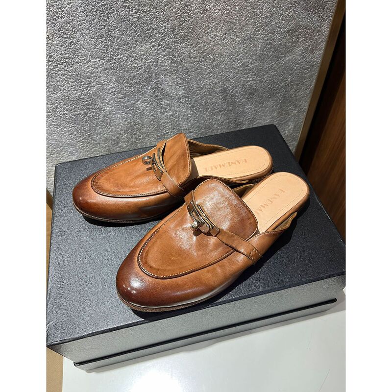 High-End Handmade Vintage Washed Horsehide Women's Mules with Genuine Leather Closed-Toe Slip-On Design and Horsebit Buckle