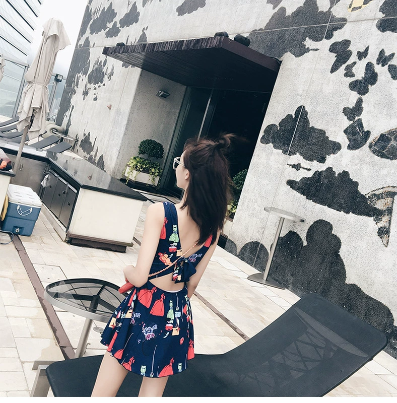 Phụ nữ áo tắm liền kề bụng bảo thủ giảm béo V-cổ ngực nhỏ Hàn Quốc tụ tập sinh viên tắm nước nóng mùa xuân - Bộ đồ bơi One Piece