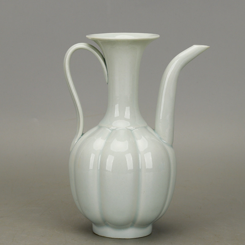 Retro Imitation Song Dot Tea Lake Tian Kiln Movie Green Glaze Small Hand Deacon Teapot Teapot Teapot Tea Peppers Tea Soup Bottle Wine Jug Deacon