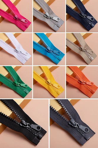 Пуховик, детская куртка с молнией, цепь, аксессуары