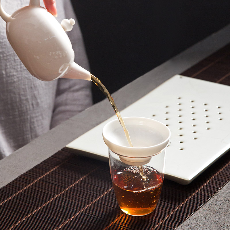 Jade porcelain) filter creative ceramic filter dehua white porcelain tea strainer) a cup of tea strainer fair cup of tea