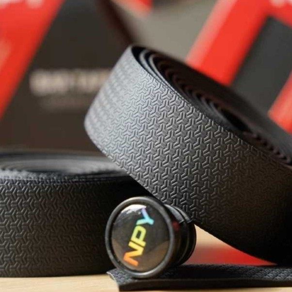 Bicycle handlebar with mountain bike road bike dead fly with handlebar strapping belt sweat-absorbing belt soft handle glue black