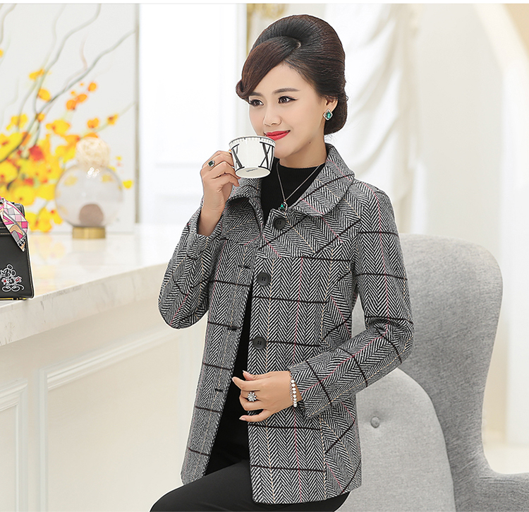 Áo len mùa thu cho mẹ 50 tuổi áo nữ ngắn trung niên 2018 áo khoác nữ mùa xuân và mùa thu mới áo kiểu trung niên u40