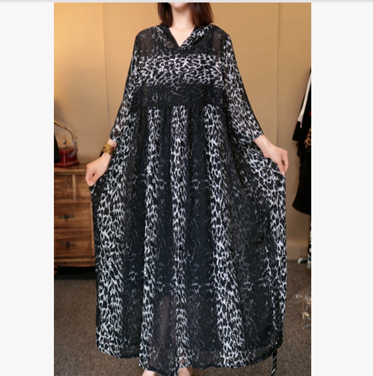17-Light Luxury Black and White Leopard Print Hooded Draped Loose Slimming Commuter Dress 17-Light Luxury Black and White Leopard Print Hooded Draped Loose Slimming Commuter Dress