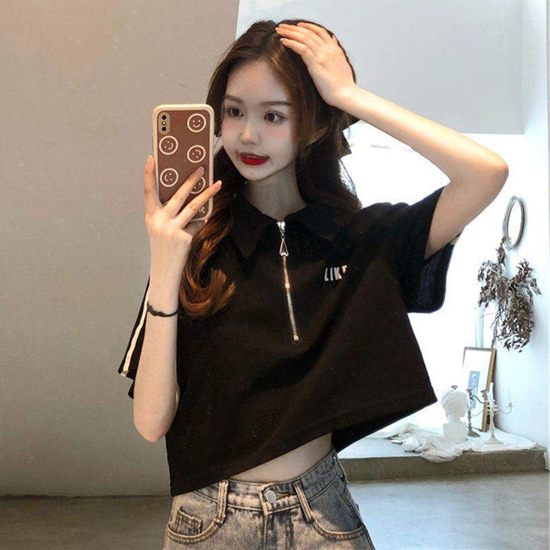 Polo Collar Straight Shoulder T-Shirt for Women, Short-Sleeved, New Summer Style, Loose Fit, Slimming, Cropped Top with Unique Design