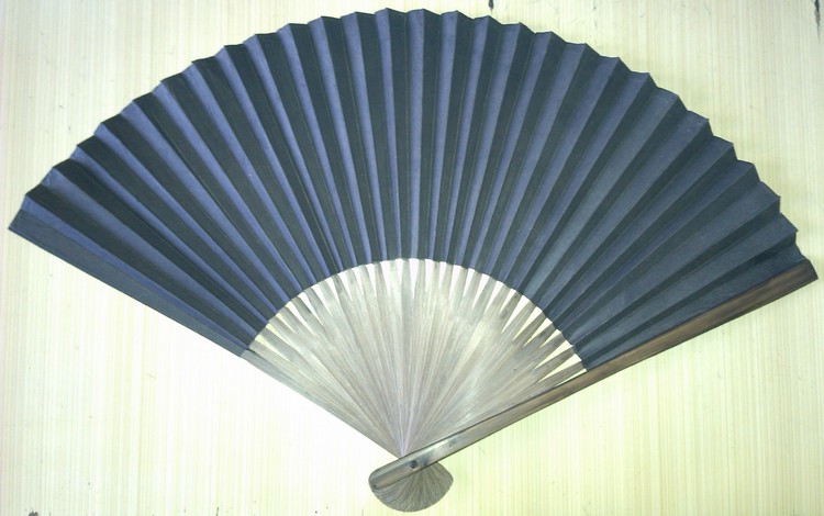 Practicing utiliti fan and fan opera supplies for the training of small students