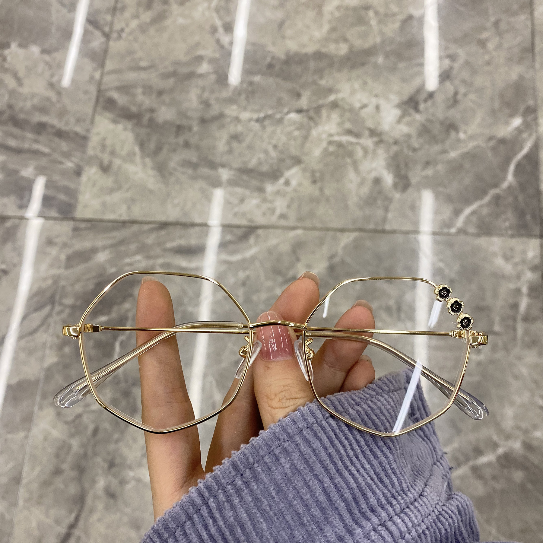 Retro original accommodation irregular metal frame ultralight glasses woman round face Literary net red vegetarian facial flat light glasses frame tide