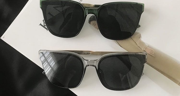 Lin Yuner với cùng một đoạn kính ulzzang kính râm nữ phiên bản Hàn Quốc của mạng lưới thủy tinh đỏ mới kính râm mặt vuông kính lớn kính râm cận