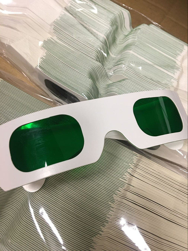 Green glasses Paper frame glasses 3d glasses Kindergarten science experiment teaching aids