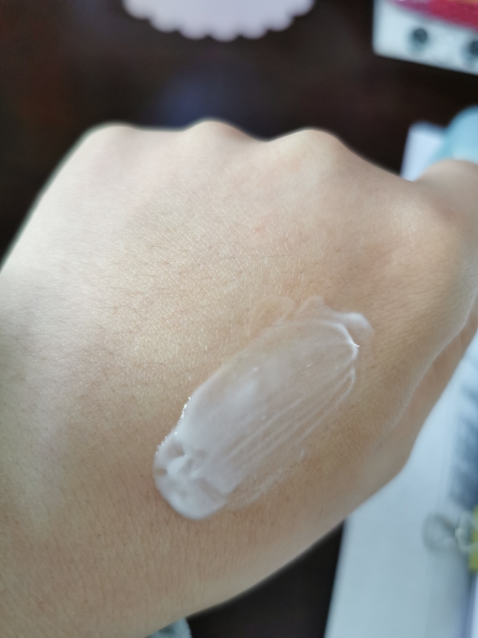 自然堂新品积雪草修护霜